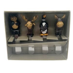 New in Box Set of 4 Sonoma Stainless Steel Animal Lodge Spreaders